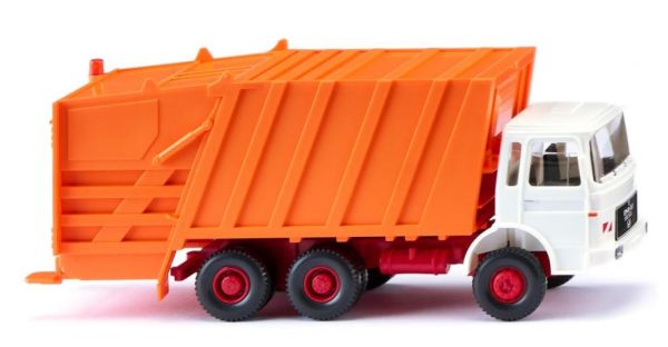 WIK063805 - MAN 6x4 Müllwagen – Orange und Weiß - 1