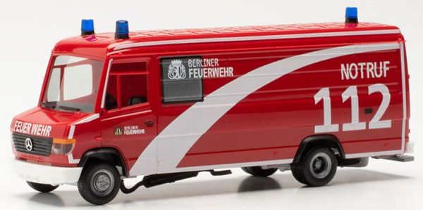 HER097444 - MERCEDES BENZ Vario Feuerwehr Berlin rot - 1