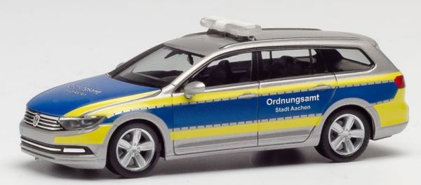 HER095228 - VOLKSWAGEN Passat Variant - Deutsche Polizei - 1