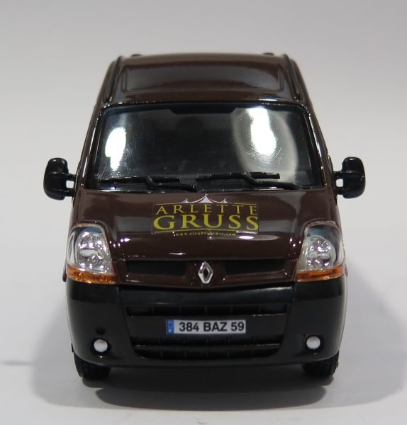 ELI113911 - RENAULT Master - Cirque Arlette GRUSS bordeauxrot - 1