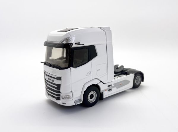 ELI117564 - DAF XG+ 4x2 weiß - 1