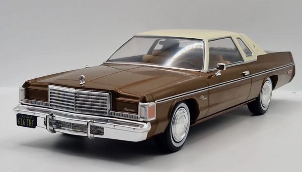 WBXWB124261 - 1977 Dodge Royal Monaco Coupé, Braun und Beige - 1