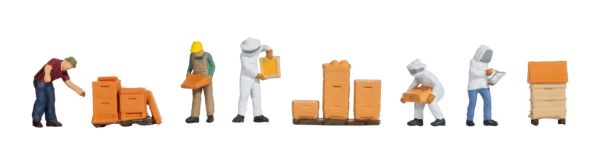 NOC15615 - Imker mit Bienenstöcken - 1