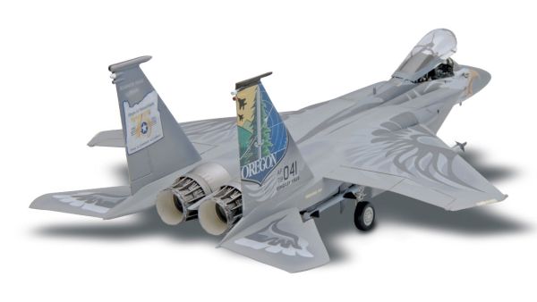 REV15870 - F-15C Eagle Kampfjet zum Zusammenbauen - 1
