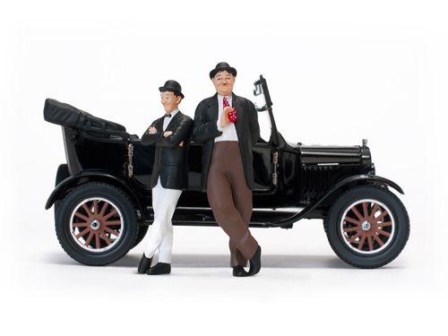 SUN1905 - FORD Modell T 1925 mit LAUREL AND HARDY Figur - 1