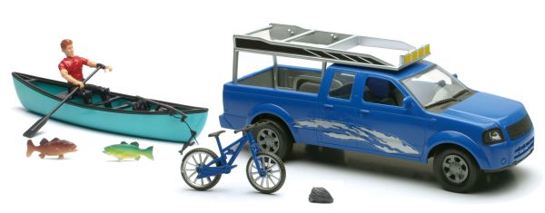 NEW37385C - Box mit einem blauen Pick-up; einer Spielfigur; einem Boot und Zubehör. Maßstab: 1/18 - 1