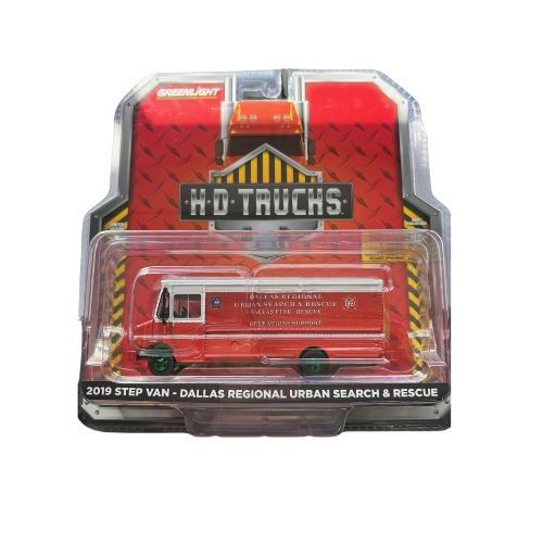 GREEN33250-BVERT - STEP Van 2019 Dallas Fire Service mit grünen Felgen aus der H.D TRUCKS-Serie in Blisterverpackung. - 1