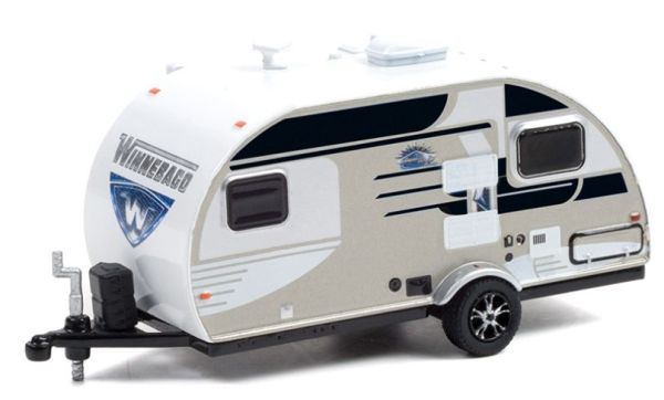 GREEN34110-D - Wohnwagen 1 Achse WINNEBAGO 2016 aus der Serie HITCHED Homes unter Blisterverpackung. - 1