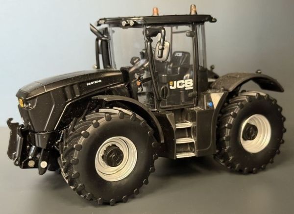 BRI43453BS - JCB Fastrac 4220 Schwarz mit grauen Felgen – Limitiert auf 750 Stück - 1