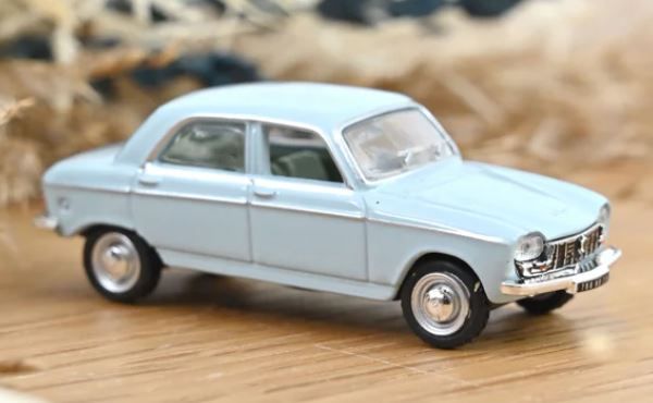 NOREV472418 - PEUGEOT 204, Baujahr 1967, Himmelblau - 1