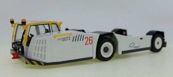 CON5517/01 - GOLDHOFER AST Flugzeugschlepper LKW FRAPORT - 1