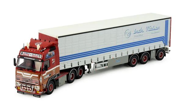 TEK82922 - VOLVO FH16 Globettroter 6x2 mit 3-achsigem NIELSEN BRDR-Planenanhänger. - 1