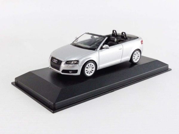 MXC940017130 - AUDI A3 Cabrio 2007 grau - 1