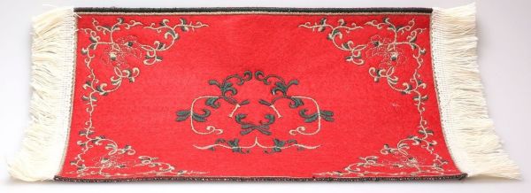 AKI0176 - Roter Teppich für Puppenhausmaß 24 x 15 cm - 1