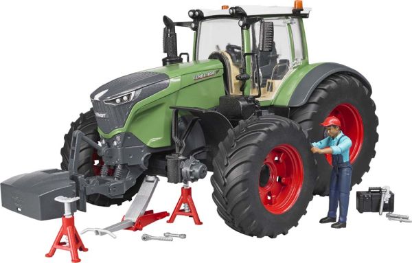 BRU4041 - FENDT 1050 Vario mit Figur und Werkstattwerkzeug Ech:1/16 - 1