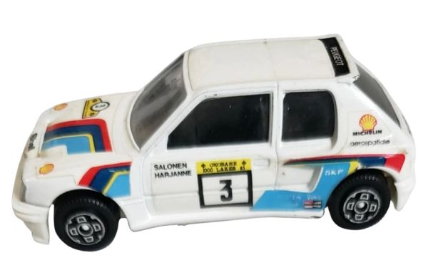 BUR4123 - Oldtimer – PEUGEOT 205 Turbo 16 #3 1987 T. Salonen / S. Harjanne – Beschädigte Box - 1
