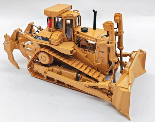CCMD10-U - Caterpillar D10N U-Schild-Planierraupe mit Aufreißer – Limitiert auf 400 Stück - 1