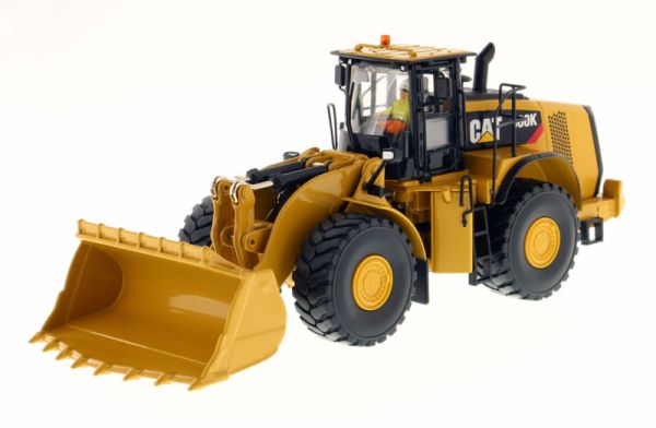 DCM85296 - CATERPILLAR 980K Radlader-Felsschaufel mit Bediener und Metallbox - 1
