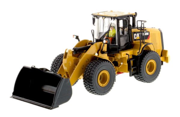 DCM85914 - CATERPILLAR 950M Radlader mit Fahrer und Metallkiste - 1