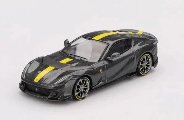 BBRFER64009 - FERRARI 812 Competizione 2024 Grau mit gelbem Streifen - 1