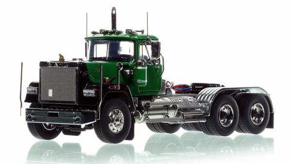 HHR138B-2 - MACK Superliner mit Tandemachsen Grün - 1