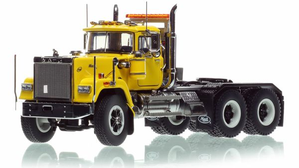 HHR138G-2 - MACK Superliner Heavy Spec mit Tandemachsen Gelb - 1