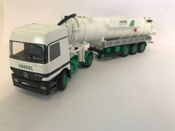 CON4060 - MERCEDES 4x2 mit Abwasserpumptank 3 Achsen HANIEL - 1