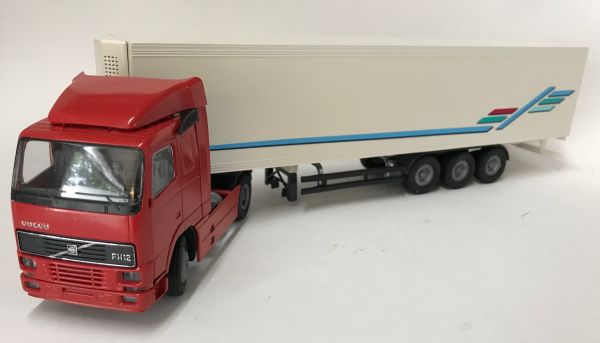 CON4608 - VOLVO FH 12 Mit 3-Achs-Kühlanhänger - 1