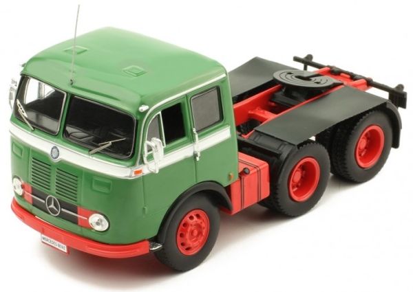 IXOTR040 - MERCEDES BENZ LPS 333 1960 6x4 grüne Kabine rotes Fahrgestell - 1