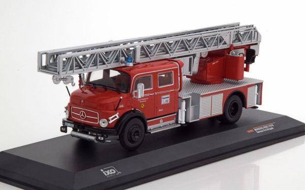IXOTRF002 - MERCEDEZ BENZ L1519 großes deutsches Feuerwehrauto - 1