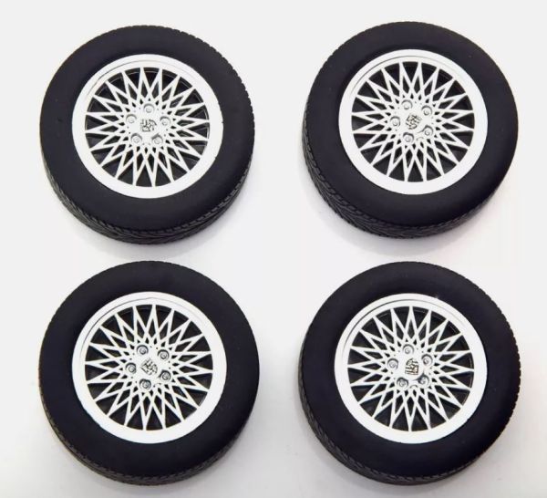 KKSACC026 - 4 Räder mit Felgen für PORSCHE 924 - 1