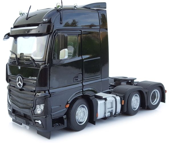 MAR1910-02 - MERCEDES Actros Bigspace 6x2 Schwarz - 1