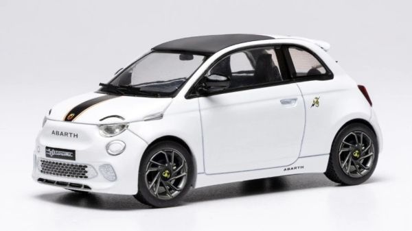 IXOMOC345 - FIAT 500e Abarth 2024 Weiß - 1