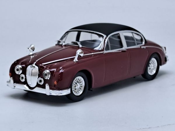 CAR16741 - JAGUAR MKII Burgunderrot - 1