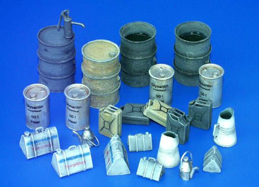 PLS115 - Deutsche Miniatur-Kraftstoffkanister aus dem Zweiten Weltkrieg; bemalbare Abziehbilder; 24 Stück - 1