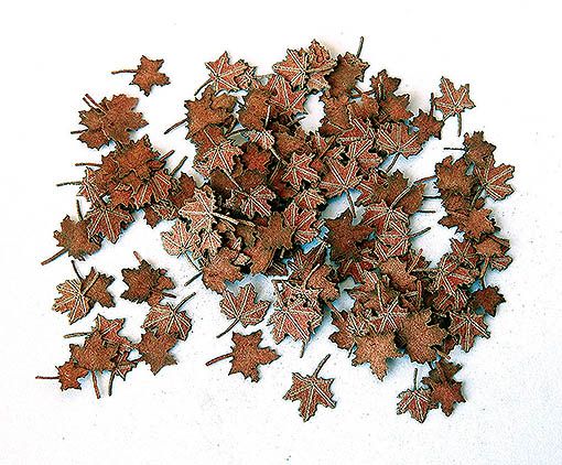 PLS4034 - 3mm Miniatur rote Ahornblätter für Diorama - 1