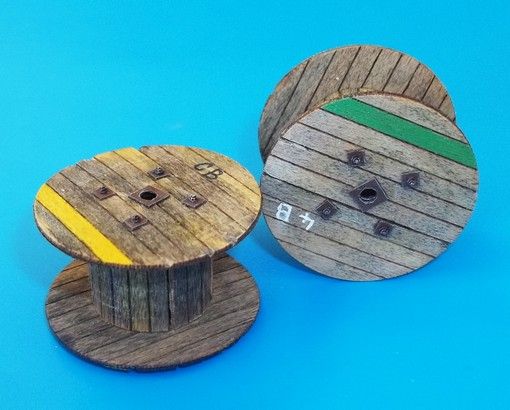 PLS4050 - 2 Rollen für Leerkabel Durchmesser 3 cm Miniatur im Bausatz zum Zusammenbauen und Bemalen für Diorama - 1
