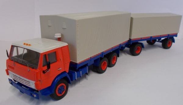 PRXPCL47054 - KAMAZ 53212 6x4 Planenträger mit Bordwänden und Anhänger - 1