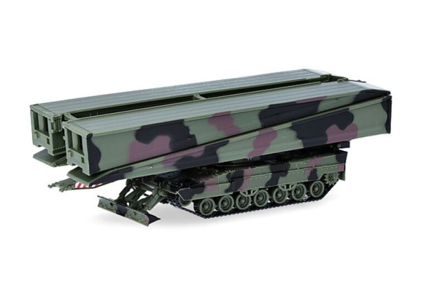 HER746854 - Leguan Tank Brückenleger 26 m, Tarnlackierung - 1