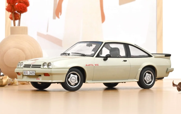 NOREV183307 - OPEL Manta GSi 1987, Platin-Metallic - 1