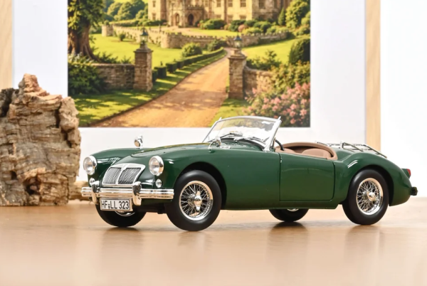 NOREV182610 - MGA 1955, British Racing Green - 1