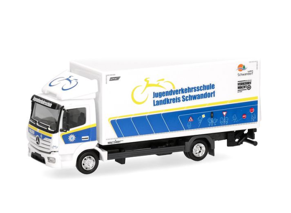 HER098915 - MERCEDES BENZ Atego 2013 mit Aufbau und Heckklappe – Fahrschule Schwandorf - 1