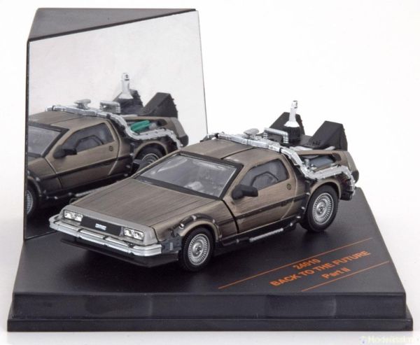 VIT24010 - Delorean DMC 12 Straßenposition aus dem Film Zurück in die Zukunft II - 1
