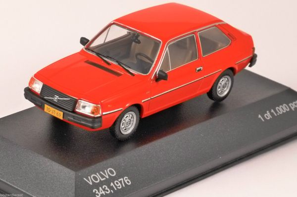 WBX208 - VOLVO 343 1976 rot - 1