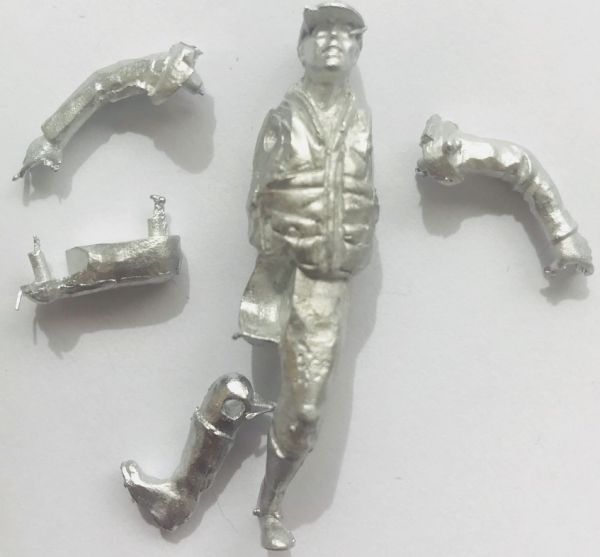 WM085U - Figur beim Treppensteigen Unlackiert - 1