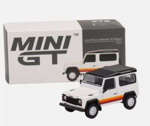 MGT00378-R - LAND ROVER Defender 90 wagon RHD Weiß