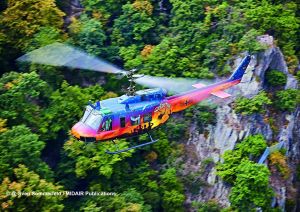 REV03867 - BELL UH-1D GOODBYE HUEY Hubschrauber zum Zusammenbauen und Lackieren