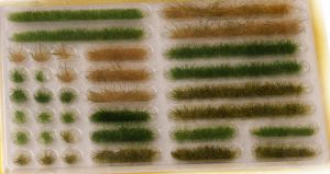 NOC07125 - 18 hellgrüne und dunkelgrüne Grasstreifen 6 mm