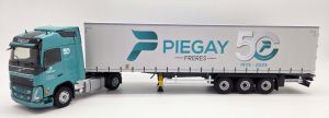 ELI118645 - VOLVO FH 4x2 2020 mit PIEGAY 50 Jahre altem 3-Achs-Planenauflieger