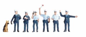 NOC15091 - 6 Polizisten in blauen Uniformen